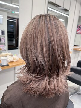 バルベストーキョーサウス(BARBES TOKYO SOUTH) くびれミディ × 透明感ニュアンスペールベージュ【RISA】