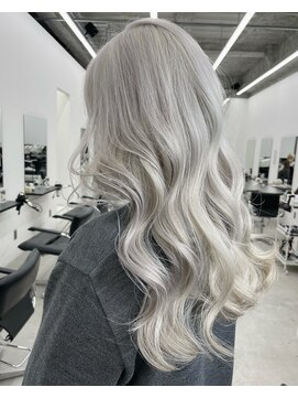 エゴル ナゴヤサカエ(ENGOL NAGOYA SAKAE) ホワイトカラー