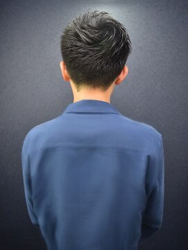 ヘアスタジオヘーフリヒ(HAIR STUDIO HoFLICH) 【己の竜巻を知る】