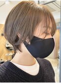 柔らかベージュ×長めショート