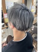 シルバーグレー