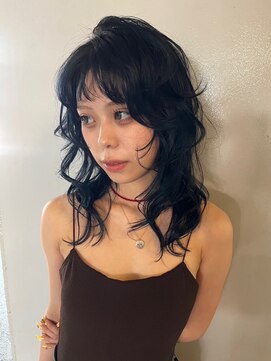 スリー スタンド(THREE STAND) ミディアムレイヤー×ウルフ