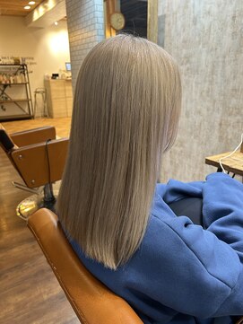 アグ ヘアー ズッカ 竹の塚店(Agu hair zukka) ホワイトベージュケアブリーチハイトーン