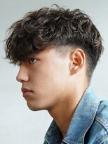 イズバイフィフス(is by fifth) スペインカールフェードカットラルフカールラフカール刈り上げ