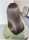 オリーブベージュ