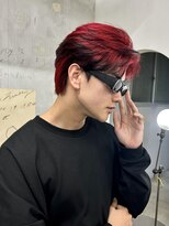 マーシー(MAAAAAC)&nbsp;センターパートエンドカラーレッド×ブラック【stylist/KARIN】