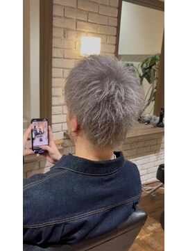 ヘアープルトワルピナス ハイトーンスパイキーショート