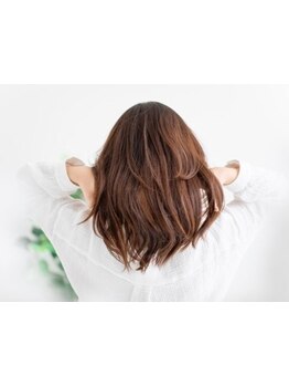 オーガニックカラーで艶やかな美髪を実現！肌と髪に優しい薬剤を使用＊艶やかな美髪を手に入れよう♪