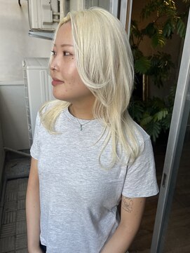 ジェスター(JESTER) 〈atsuno〉抜きっぱなしホワイトブロンドとレイヤー