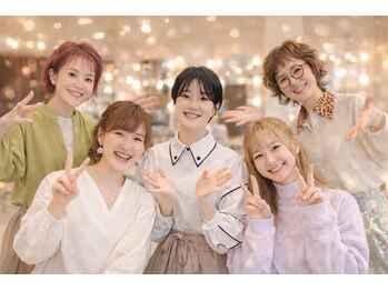 ディンプル 越谷駅前(DiMPlE)の写真/気さくなスタイリスト揃いで相談しやすさが◎女性目線で”かわいい””キレイ”が叶う愛されヘアをご提案♪