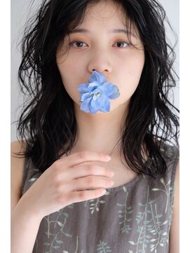 ラレイ(Lalei) 【表参道/青山】黒髪×ゆるふわミディ【ささき】