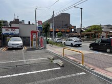 小幡駅交差点隣名鉄協商駐車場無料箇所ございます。駐車券発行可