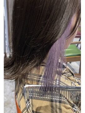 エミュー(emue) 京都 外ハネくびれミディ人気イヤリングカラーくすみカラー中島