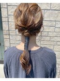 タイトヘアアレンジ　編みおろし　ローポニー