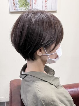 ハピネス クローバー 学園前店(Happiness CLOVER) 丸みショート/前髪/顔周りカット/透明感/20代30代40代50代