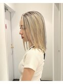 ローライトデザインのブロンドカラー