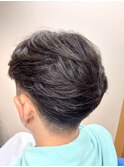 センターパート ト ツーブロック バーバーグレイヘアーフェード