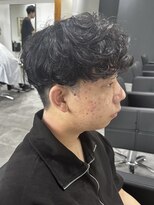 ヒュイル バイ ニアウ(Hwyl by Niau) メンズマッシュパーマシャドウパーマスパイラルパーマ刈り上げ