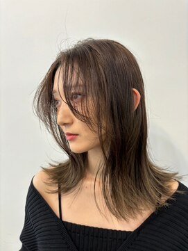 エスカーラ 町田(THE ESCALA) 顔まわりレイヤー×オリーブベージュ