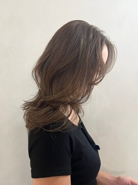 マスカリ(muscali) #イメチェン#美髪#丸型#ホワイトグレージュ#ミニウルフ#原宿