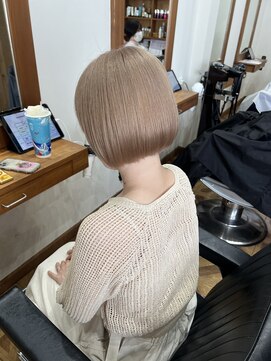 ココロヘアー マド(Cocolo hair MADO) スモーキーベージュ