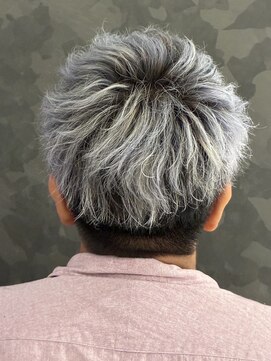 ヒロギンザ 難波店(HIRO GINZA) 「個性を引き出す、洗練シルバーヘア。」