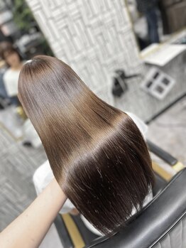 シャルム バイ アローズCharm by Arose)の写真/髪の傷みを最小限に抑えた施術で嬉しい♪ダメージレスで、ナチュラルなうるツヤストレートが叶う!