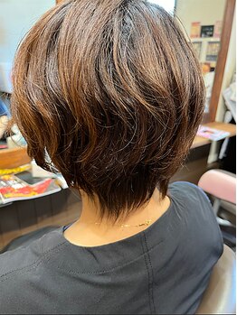 ビーチロケット(Beach Rocket)の写真/【高島駅徒歩10分】印象を決める顔周りのカットはBeach・Rocketにお任せ♪似合うスタイルをご提案します◎