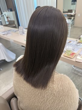 深みグレージュ