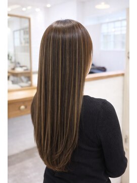 ジプソ 池袋西口(Gypso) 【ハイライトで白髪ぼかし】＋ロングレイヤーカット