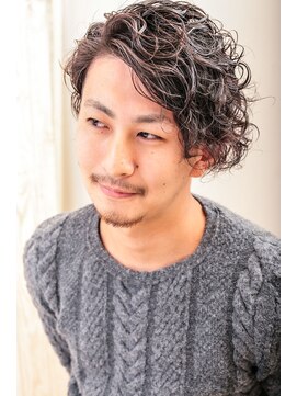 プロム(Prom) 黒髪もスーツも似合う艶パーマ20