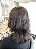 オリーブグレージュ