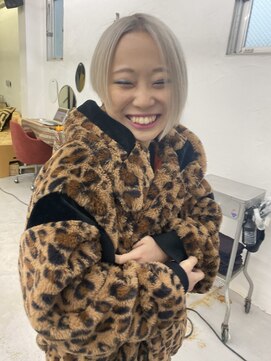 フィン(fin,) fin,/セクションカラー/グラデーションカラー/ペールベージュ