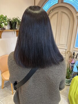 マギー(Magie+) ダークラベンダー