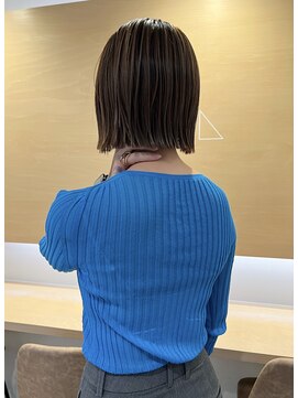 デルタ(Delta) #切りっぱなしボブ#ベージュ#ウェットヘア#デザインカラー