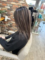 ルーナヘアー(LUNA hair) 『京都 山科 ルーナ』柔らかベージュピンクハイライト 草木