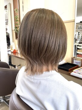 コアフィールフィス(COIFFURE fils) ミルクティーベージュ ウルフボブ