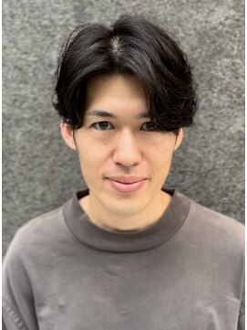 ルドローブラントオオサカ(LUDLOW BLUNT Osaka) 【LUDLOW BLUNT】バーバーが作るセンター分け