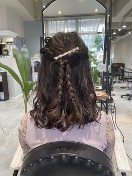 サンクチュアリー ウィズ コネクト(Sanctuary with connect) 波巻きハーフアップ