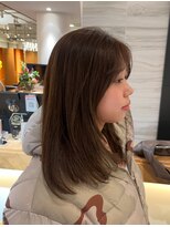 エイゾー(EIZO)&nbsp;明るめオリーブヘア・まとまるミディアム・ロング