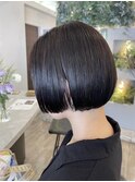透明感×艶感が魅力の暗髪ボブスタイル