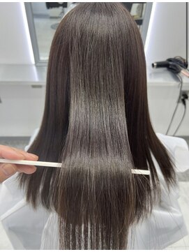 ログ キンシチョウ(L.O.G KINSHICHO) 酸性ストレートでサラサラロングに[錦糸町/縮毛矯正/髪質改善]