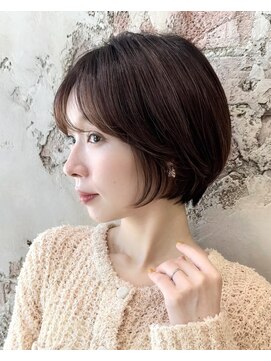 アフロート ルヴア(AFLOAT RUVUA) 《岩田莉奈》ハイライトで白髪ぼかし★くびれショートボブ　新宿