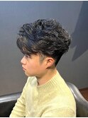 ビジネスツーブロックショート フェザーパーマ かきあげバング
