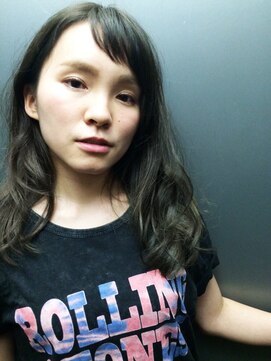 ジュリー(JURY) ディープアッシュにベビーバング