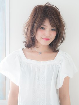 ミュリール(MiULiiR) ふわゆる抜け感ミディアム　グレージュ