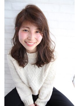 ビームズ ヘアー ブラン(Bee ms HAIR Blanc+) ビームズヘアー　カジュアルパーマ　ロング