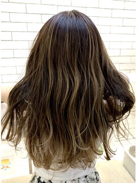 ヴァイブス(vibes) バレイヤージュ