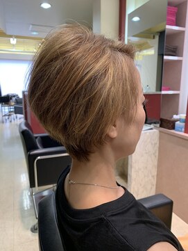 ミズグラート(Ms. grato) 明るめカラーの相性バッチリハイライトスタイル