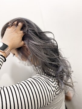 ラビス 浦和(Lovis) 美髪/ネビージュ/大人かわいい/透明感ショート[浦和]